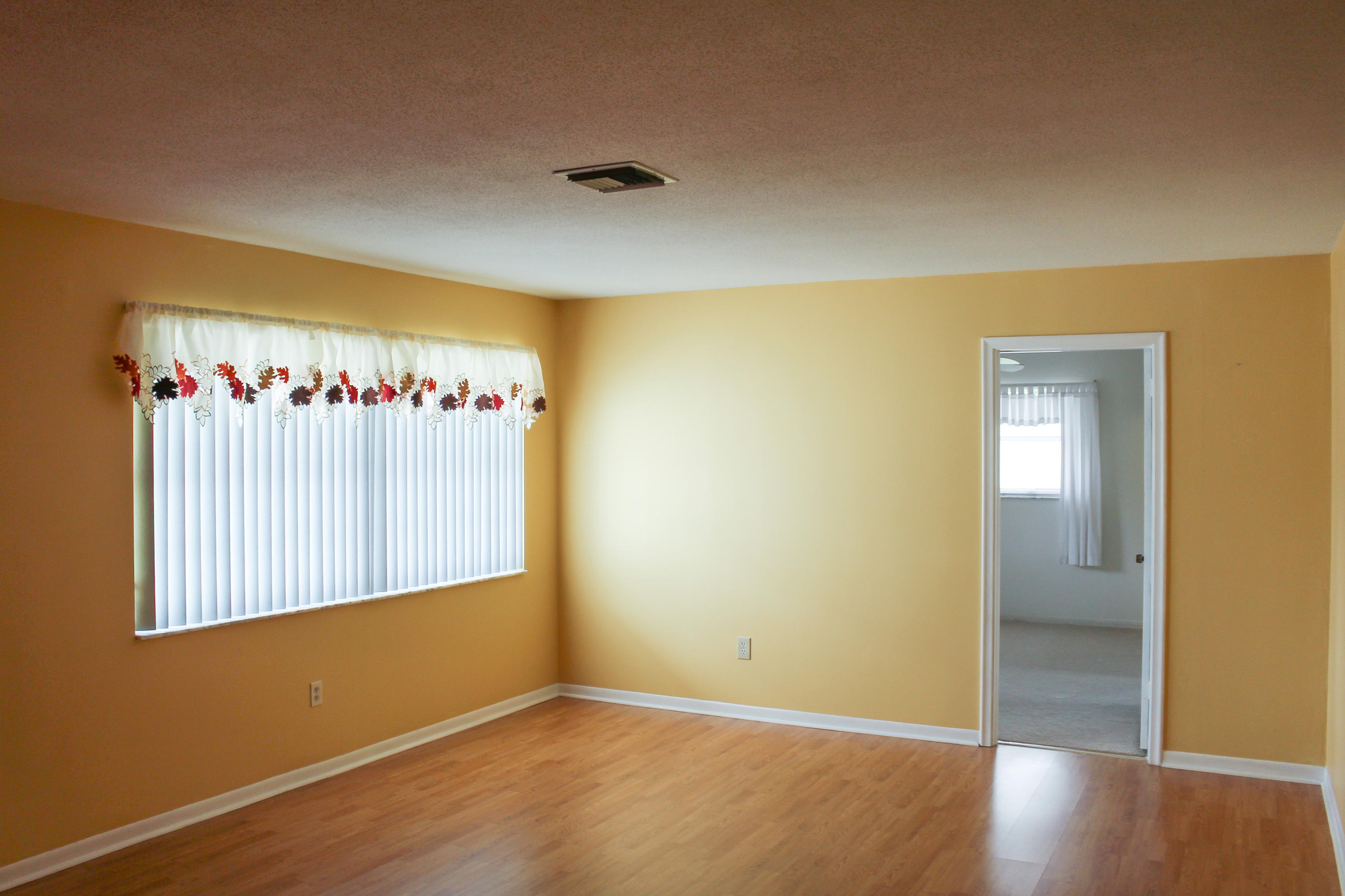 465 Gulfstream Road Palm Springs, FL 33461 - Photo 4 of 28 Palm Springs Living Room Area