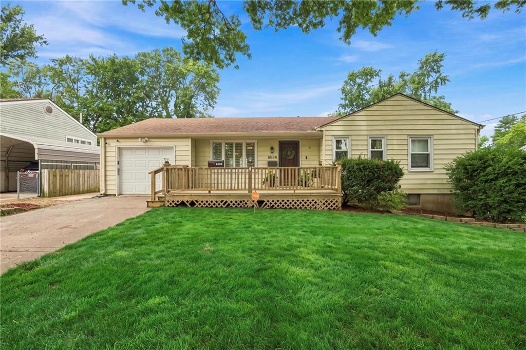 2806 North Spring Street Independence, MO 64050 - Photo 1 of 27