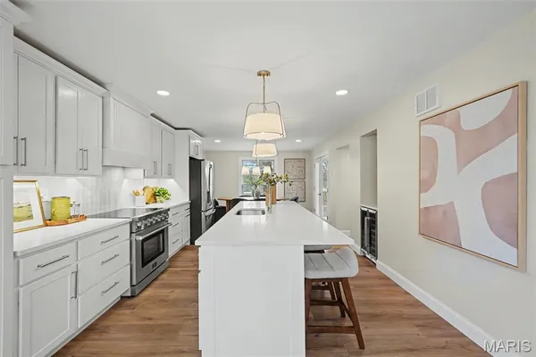 $699,000 | 3 Oak Bluff Drive, Lake St. Louis, MO 63367