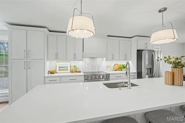 $699,000 | 3 Oak Bluff Drive, Lake St. Louis, MO 63367