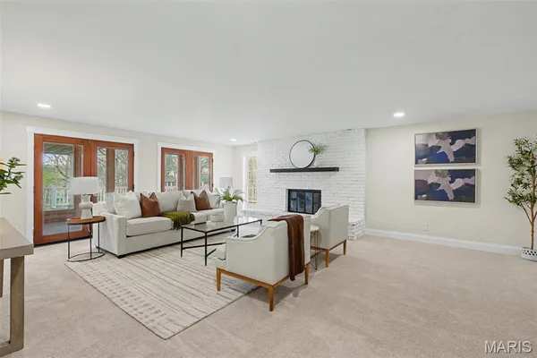$699,000 | 3 Oak Bluff Drive, Lake St. Louis, MO 63367