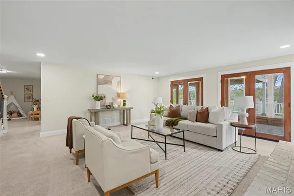 $699,000 | 3 Oak Bluff Drive, Lake St. Louis, MO 63367