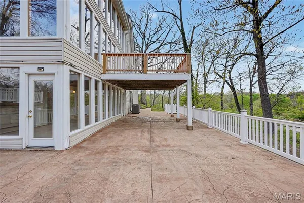 $699,000 | 3 Oak Bluff Drive, Lake St. Louis, MO 63367
