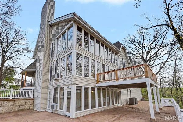 $699,000 | 3 Oak Bluff Drive, Lake St. Louis, MO 63367
