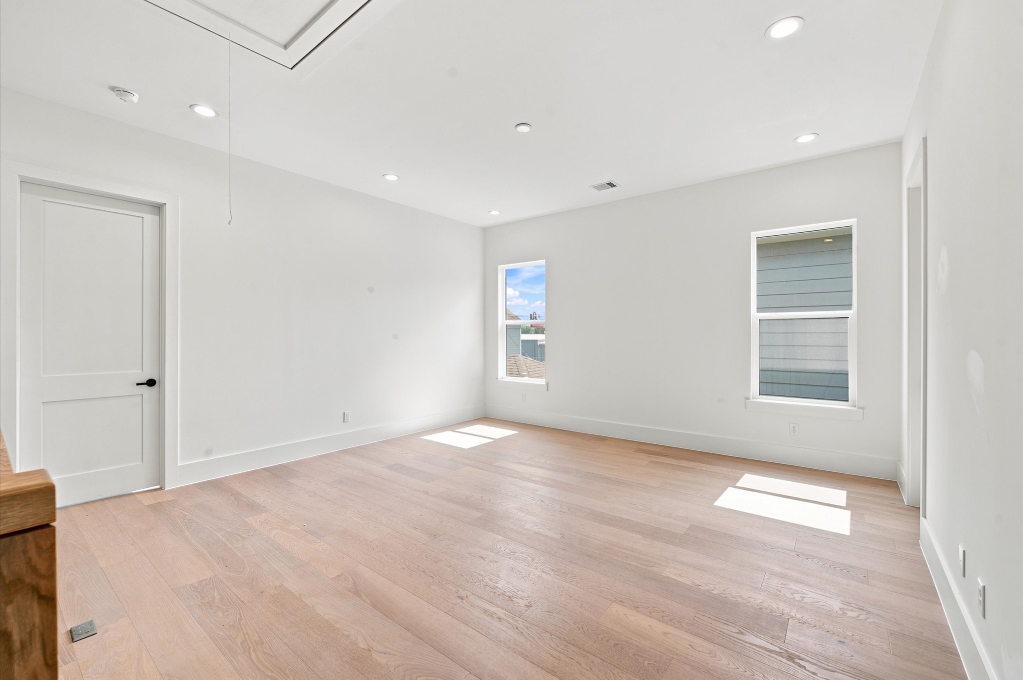 112 East 27th Street Houston, TX 77008 - Photo 25 of 43 Bright, open game room offers flexible living space.
