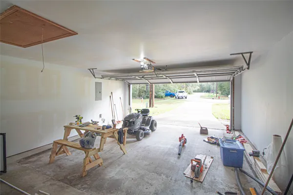 $214,999 | 320 Bridgeview Drive, Onalaska, TX 77360