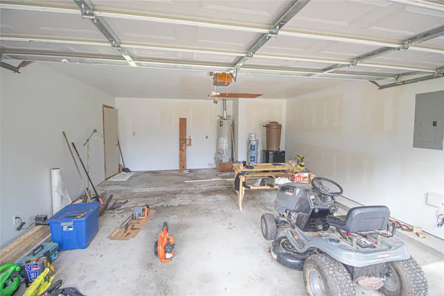 $225,000 | 320 Bridgeview Drive, Onalaska, TX 77360