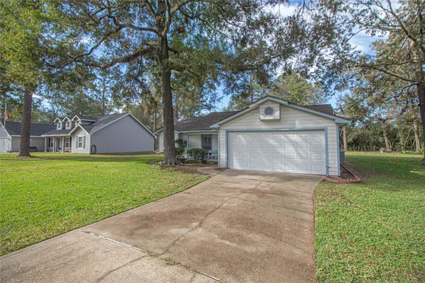 $214,999 | 320 Bridgeview Drive, Onalaska, TX 77360