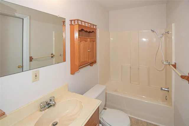 $225,000 | 320 Bridgeview Drive, Onalaska, TX 77360