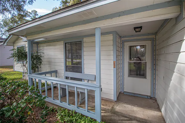 $225,000 | 320 Bridgeview Drive, Onalaska, TX 77360