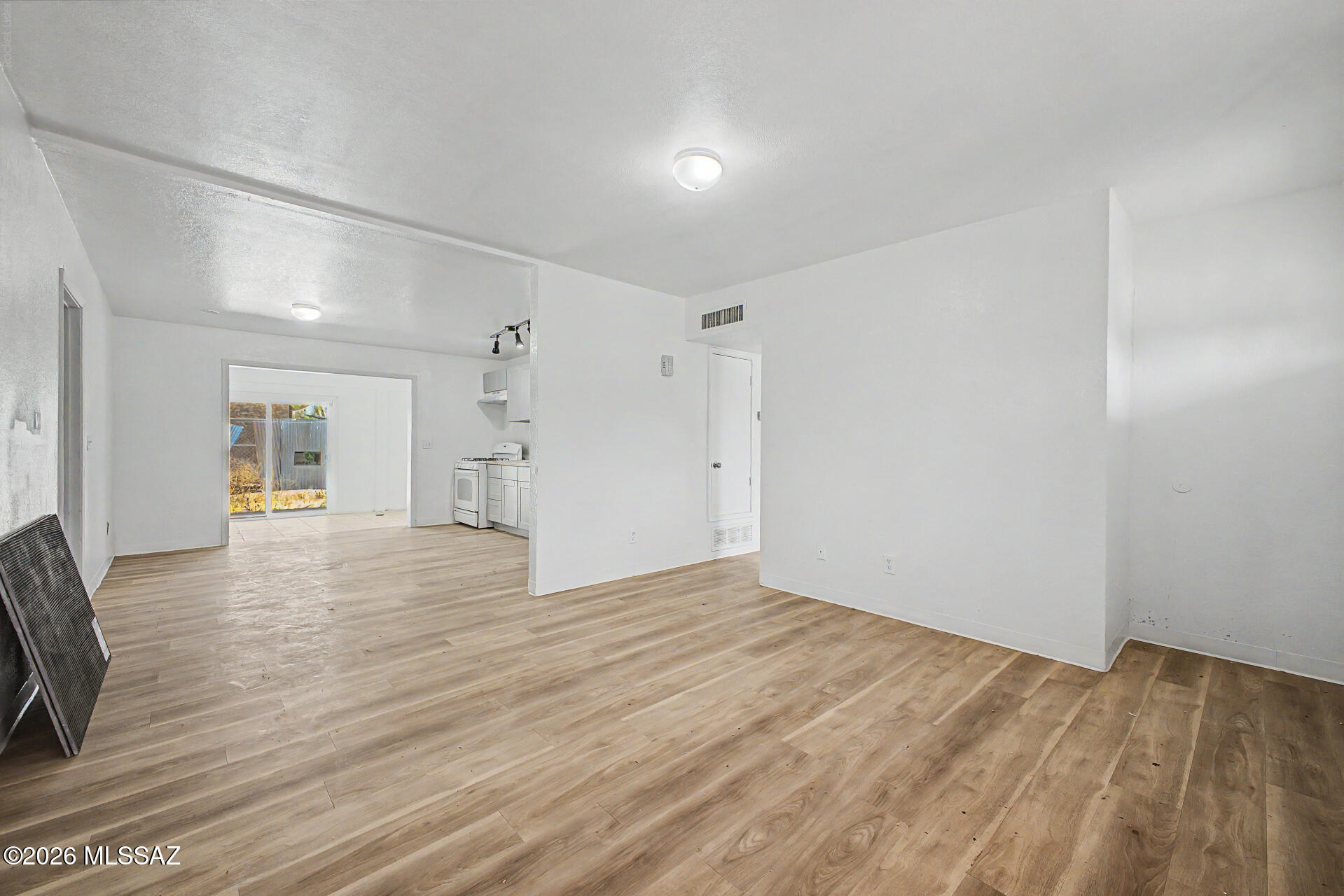 1427 East Silverlake Road Tucson, AZ 85713 - Photo 5 of 25 05-Silverlake