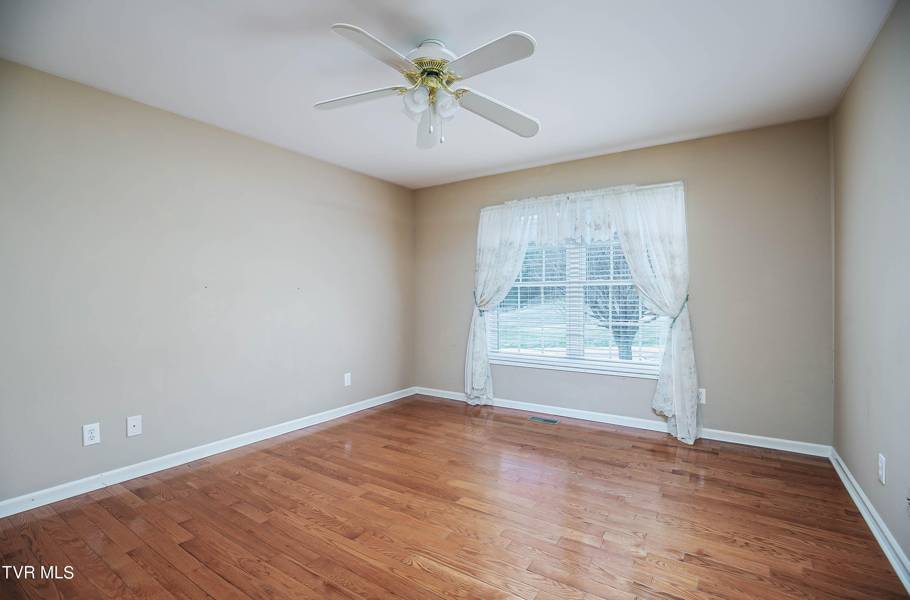 3947 Glen Alpine Road Kingsport, TN 37660 - Photo 18 of 31 26-Glen Alpine-26
