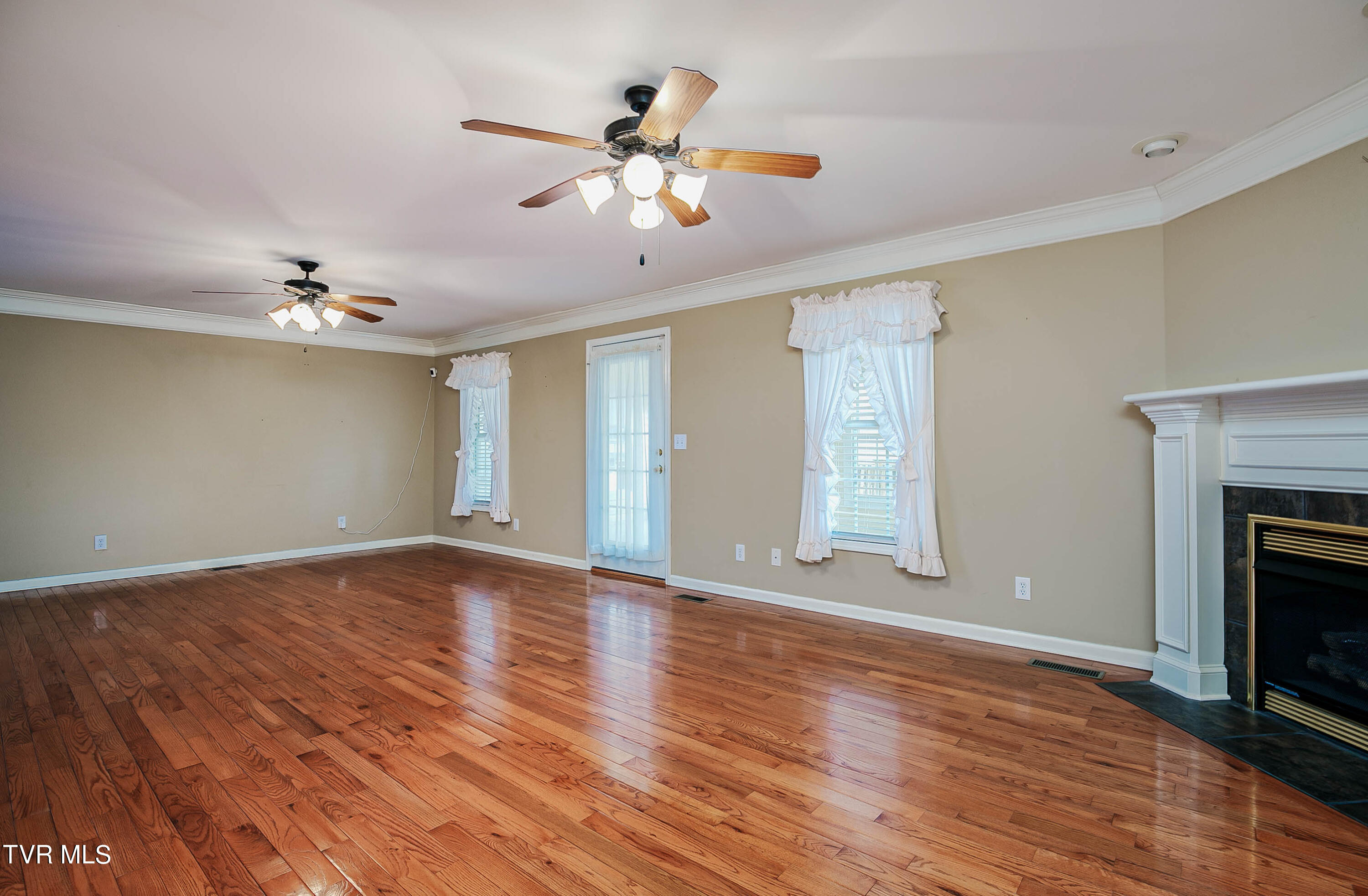 3947 Glen Alpine Road Kingsport, TN 37660 - Photo 5 of 31 10-Glen Alpine-10