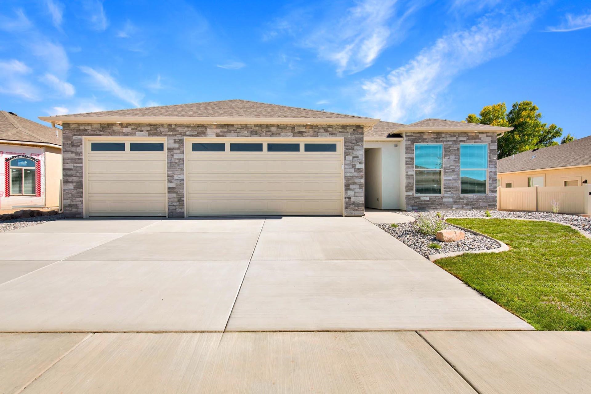 696 Arran Way, Unit B Grand Junction, CO 81504 - Photo 2 of 27