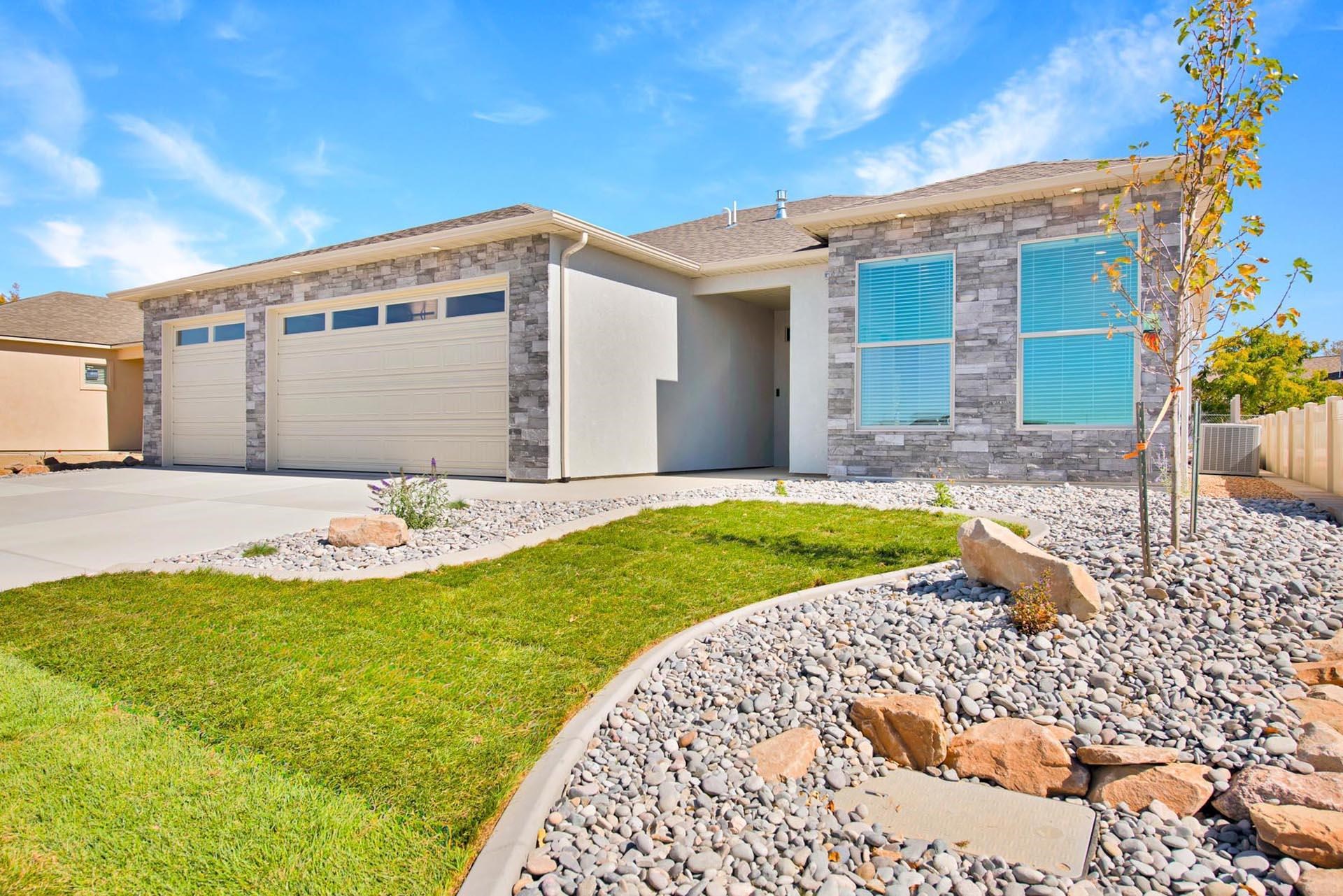 696 Arran Way, Unit B Grand Junction, CO 81504 - Photo 3 of 27