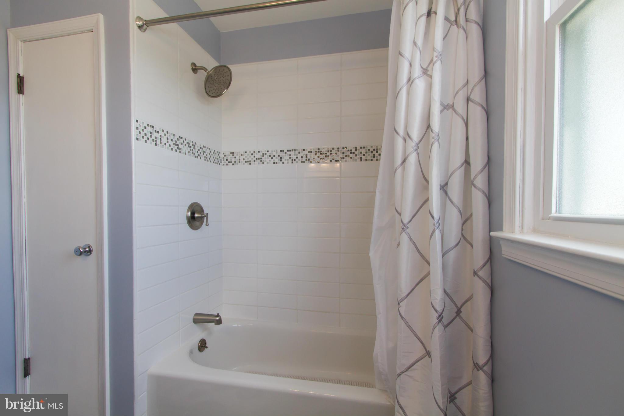 2418 Harwood Road Baltimore, MD 21234 - Photo 14 of 22 Bath