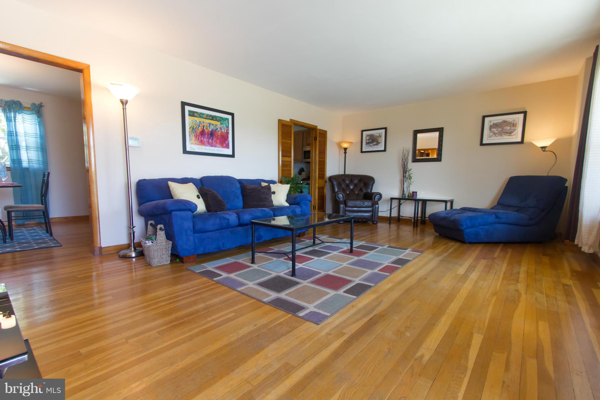2418 Harwood Road Baltimore, MD 21234 - Photo 4 of 22 Living Room