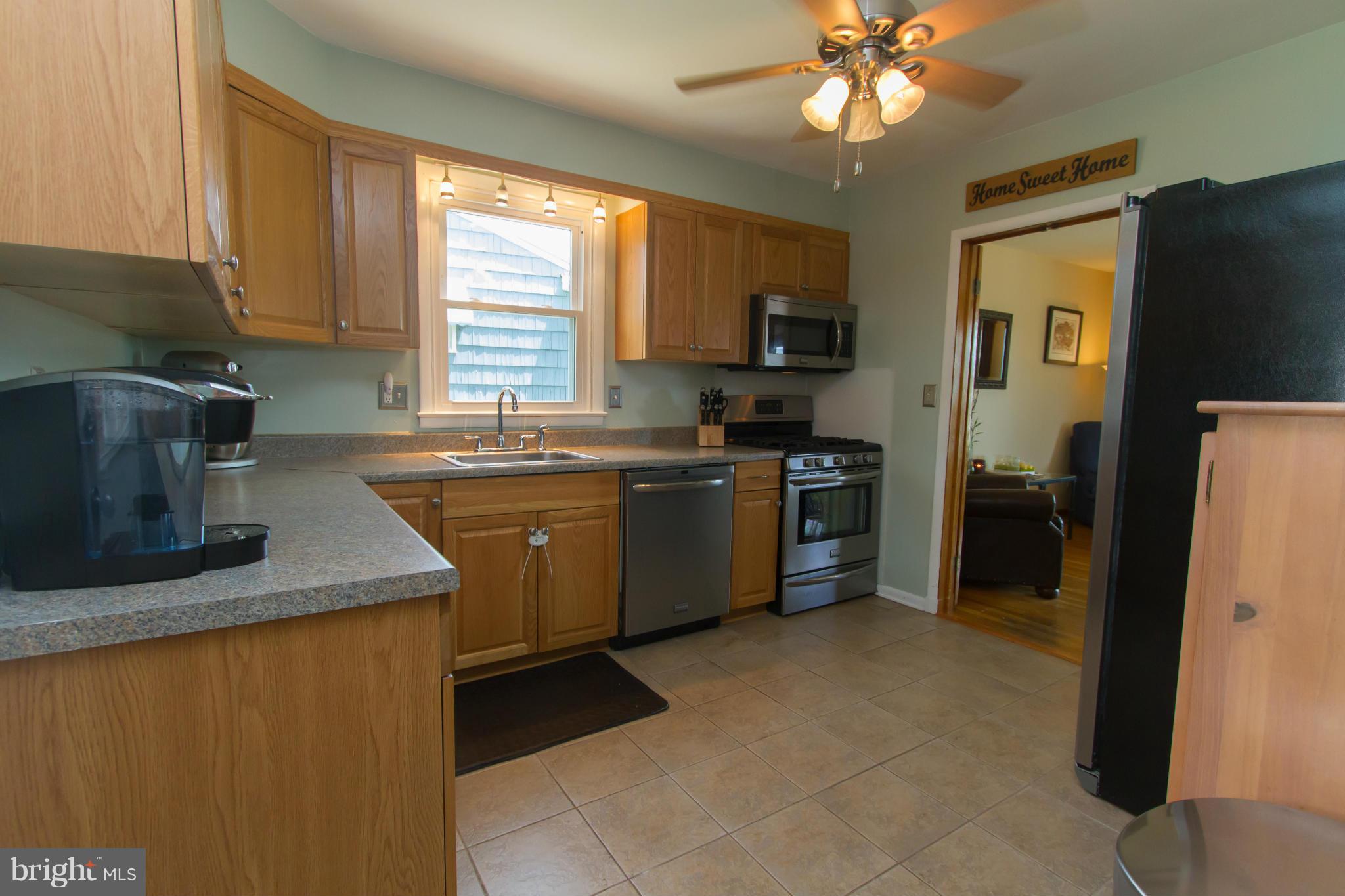 2418 Harwood Road Baltimore, MD 21234 - Photo 10 of 22 Kitchen
