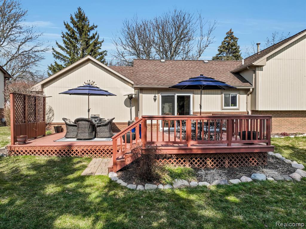 2063 Warrington Road Rochester Hills, MI 48307 - Photo 25 of 32