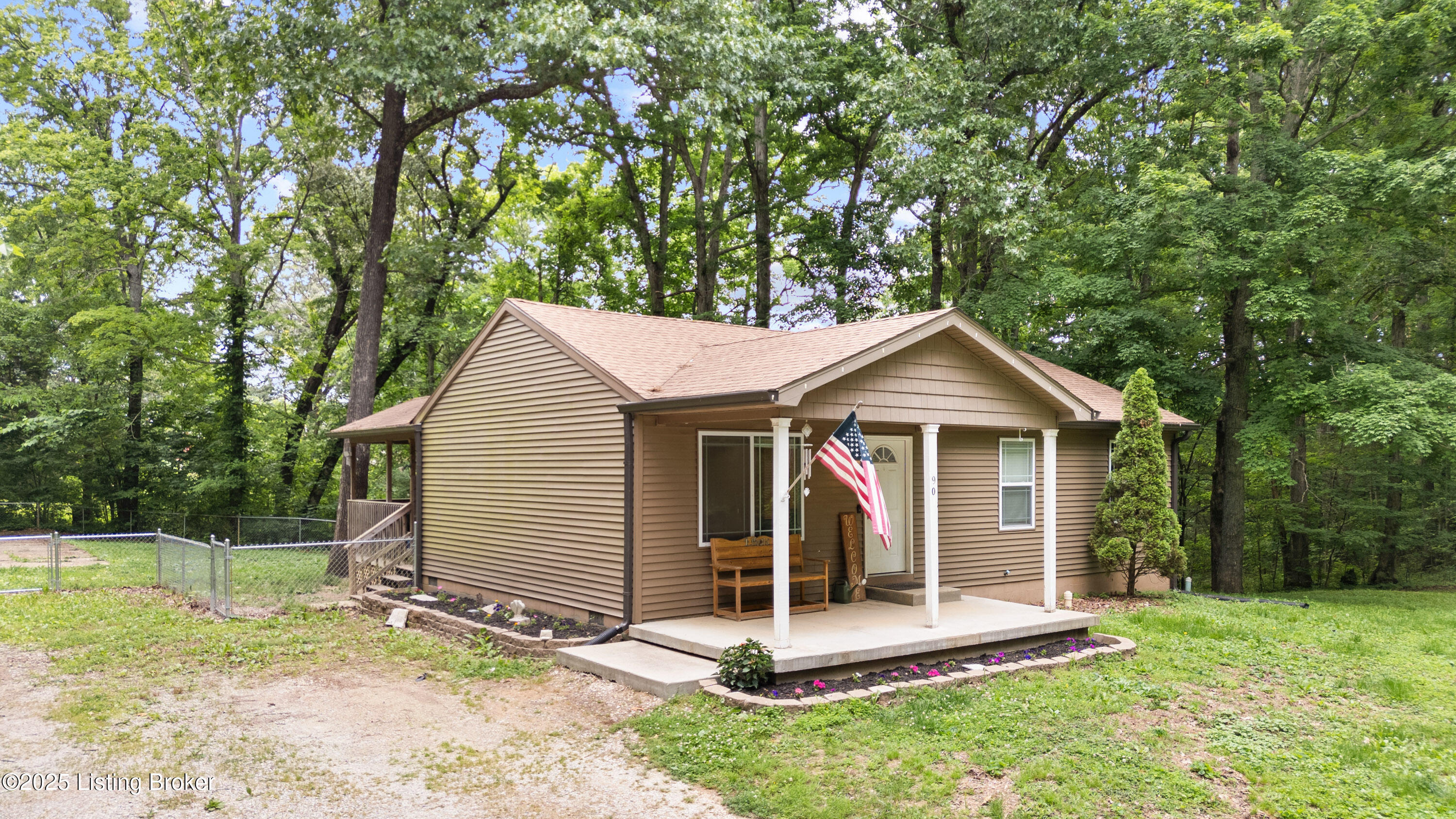 90 Shellys Trace Brandenburg, KY 40108 - Photo 4 of 30 004