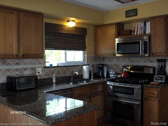 768 Bolinger Street Rochester Hills, MI 48307 - Photo 3 of 16
