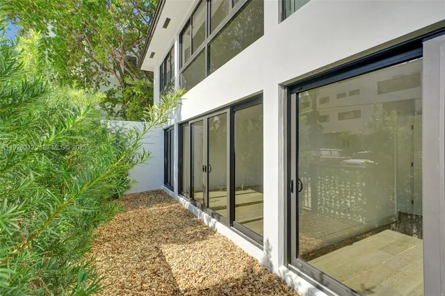 $9,300 | 200 Sunrise Drive, Unit 200A, Key Biscayne, FL 33149