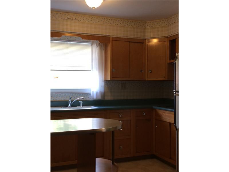 1004 Spring Street McDonald, PA 15057 - Photo 5 of 13 Kitchen.