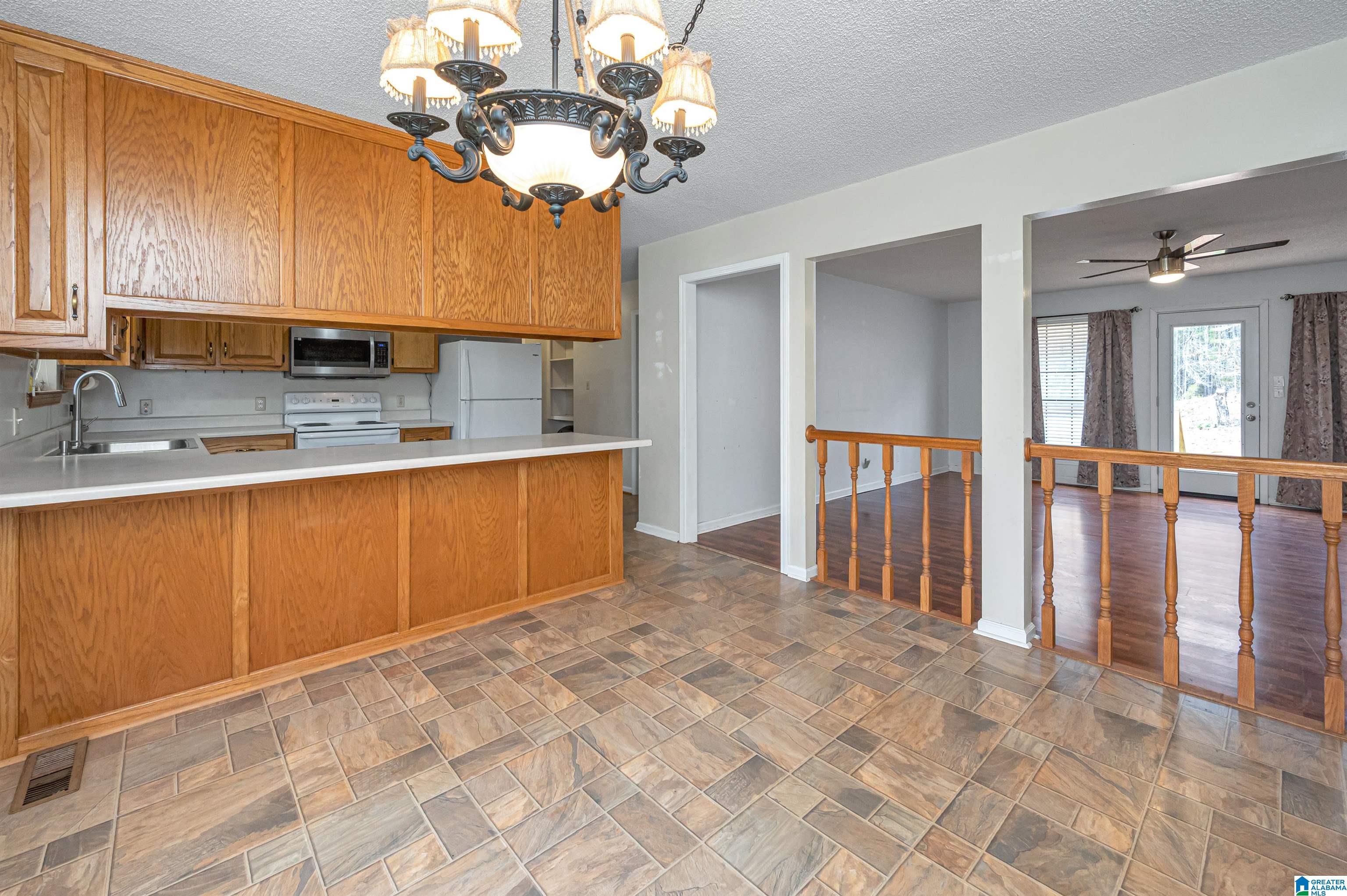 632 Arrowhead Lane Talladega, AL 35160 - Photo 10 of 36