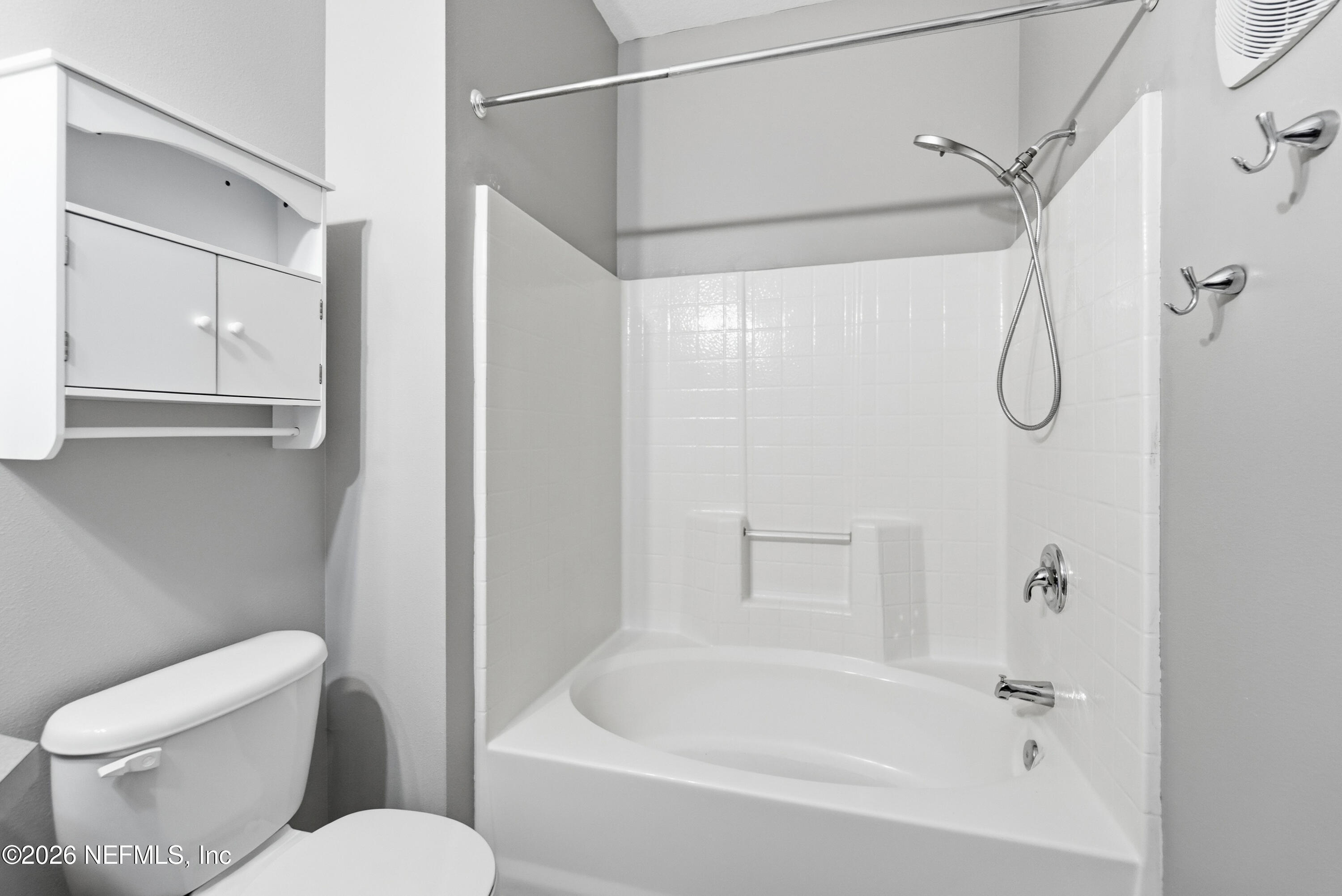 7990 Baymeadows Road East, Unit 803 Jacksonville, FL 32256 - Photo 10 of 32 primary bath