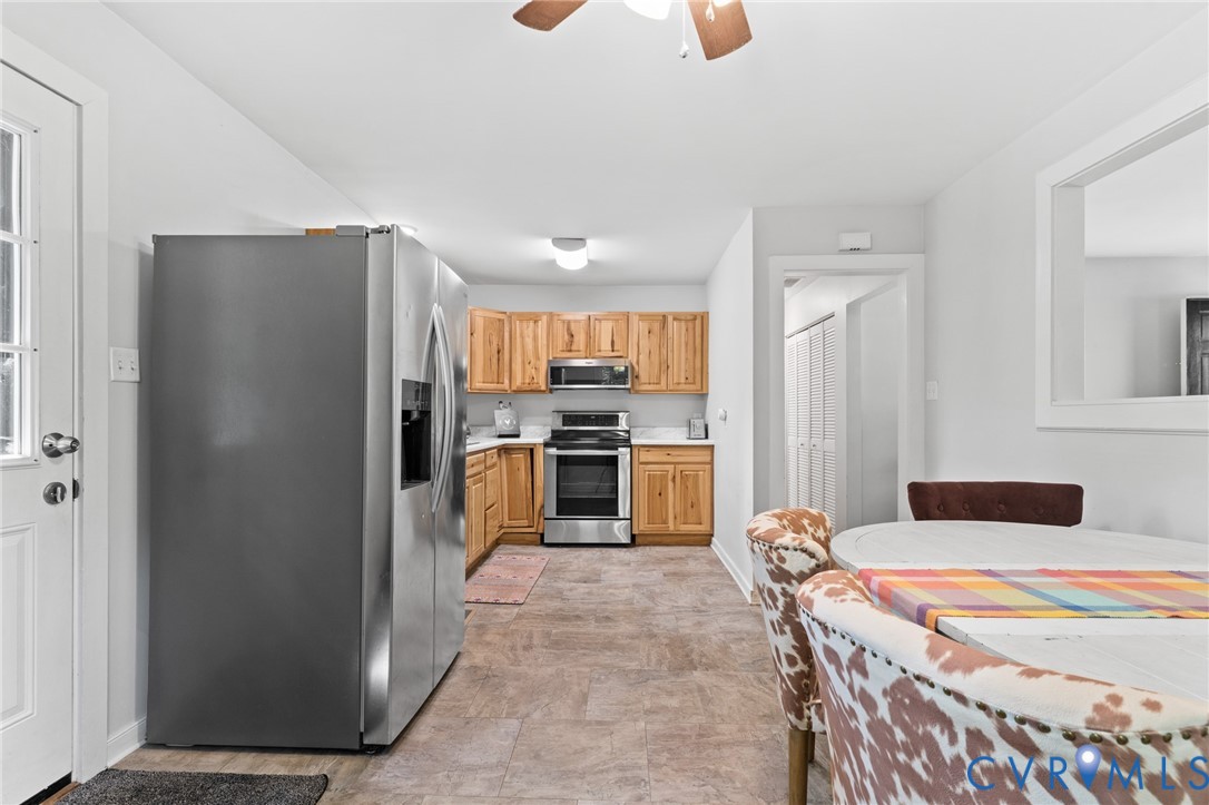 2448 Mountain View Road Powhatan, VA 23139 - Photo 7 of 29 Eat-in kitchen