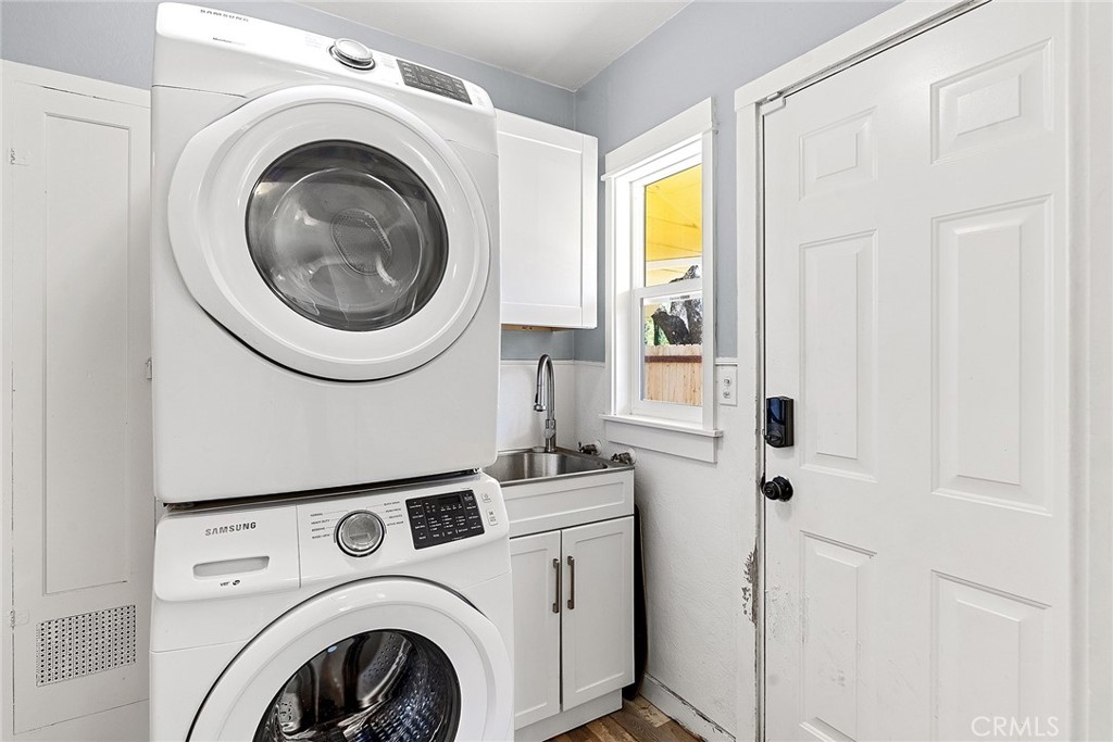 1151 Normal Avenue Chico, CA 95928 - Photo 16 of 32 a view of entryway with washer and dryer