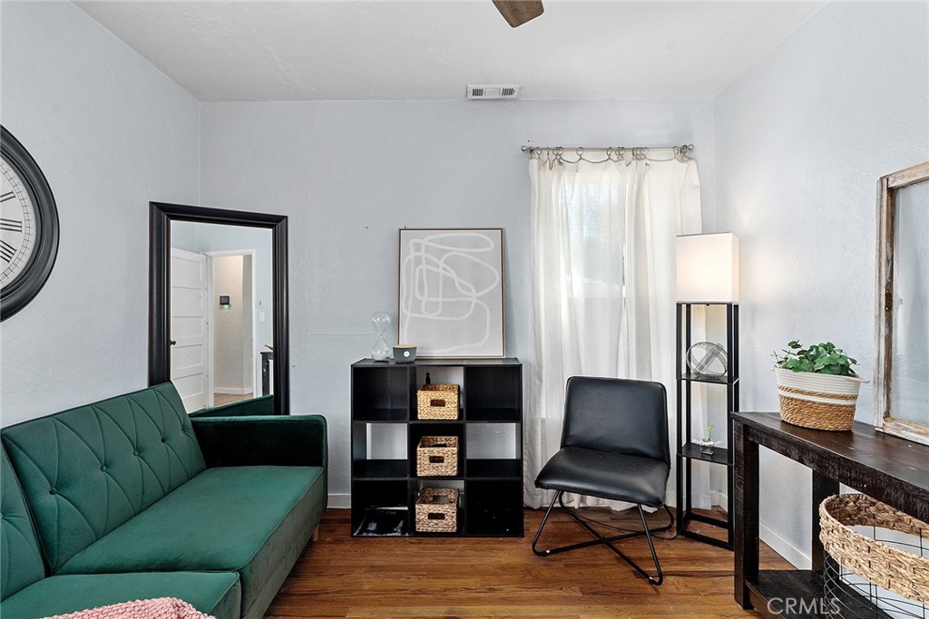 1151 Normal Avenue Chico, CA 95928 - Photo 21 of 32 a living room with furniture and a window