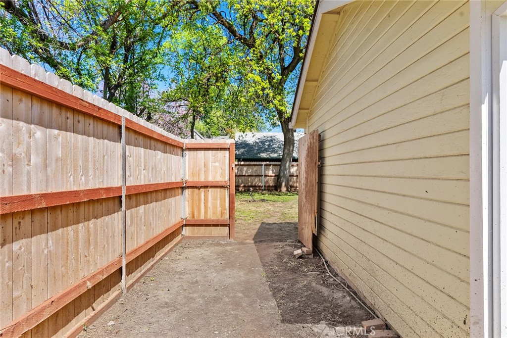 1151 Normal Avenue Chico, CA 95928 - Photo 29 of 32 a view of a backyard
