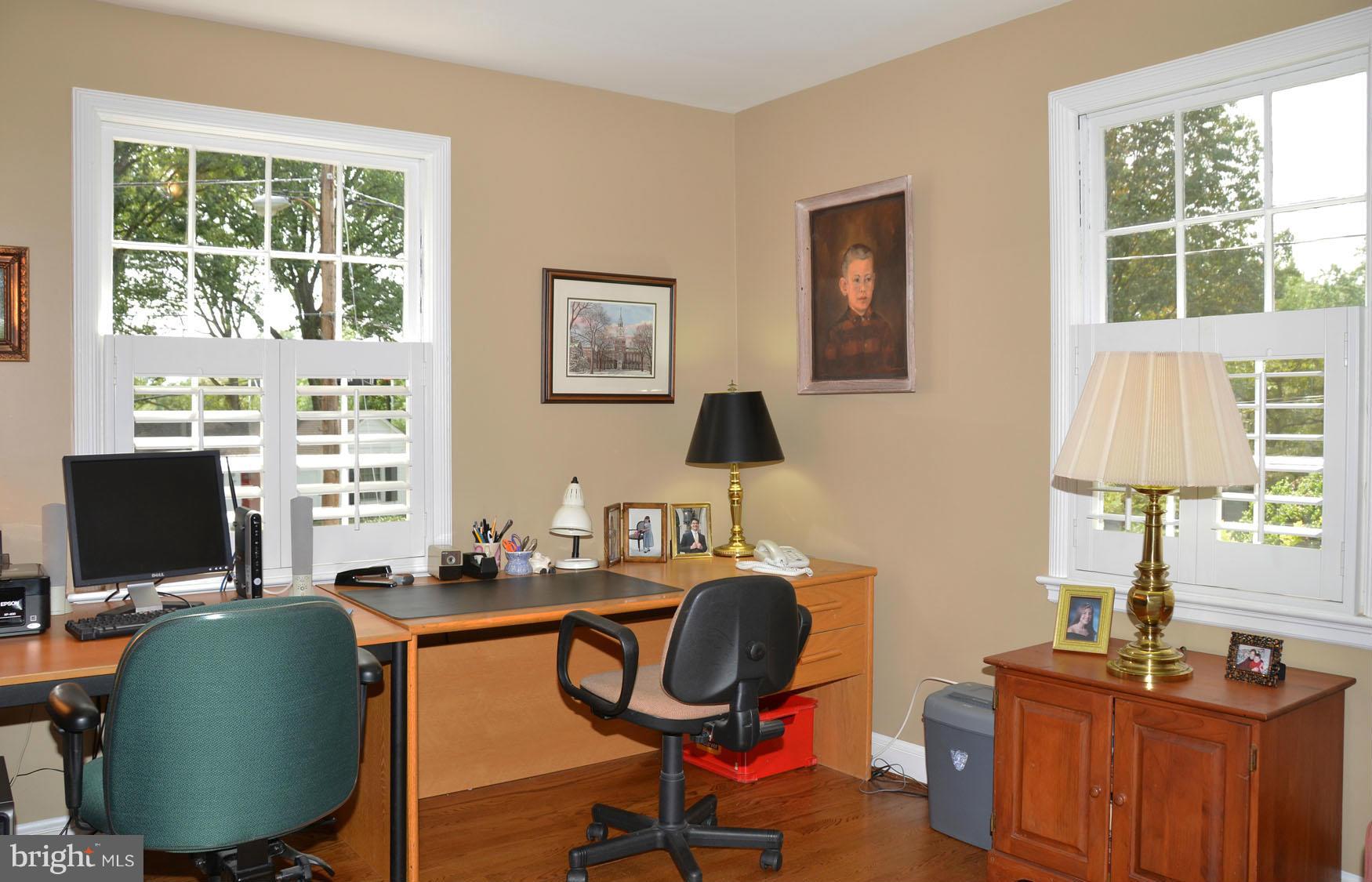 5605 Chesterbrook Road Bethesda, MD 20816 - Photo 15 of 30 Interior (General)