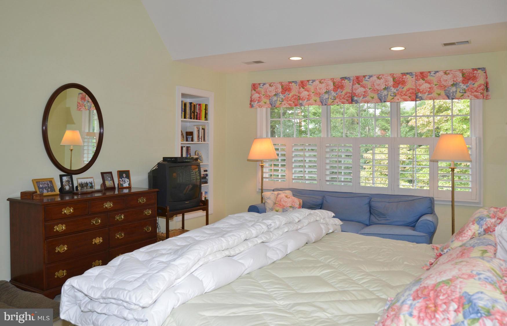 5605 Chesterbrook Road Bethesda, MD 20816 - Photo 16 of 30 Bedroom (Master)