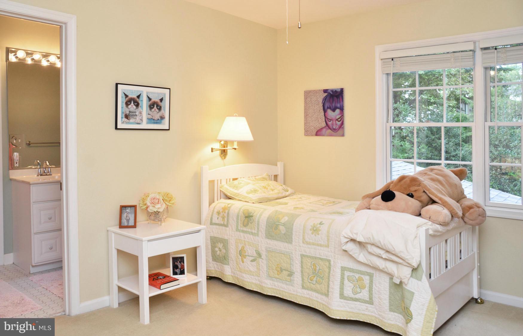 5605 Chesterbrook Road Bethesda, MD 20816 - Photo 19 of 30 Bedroom