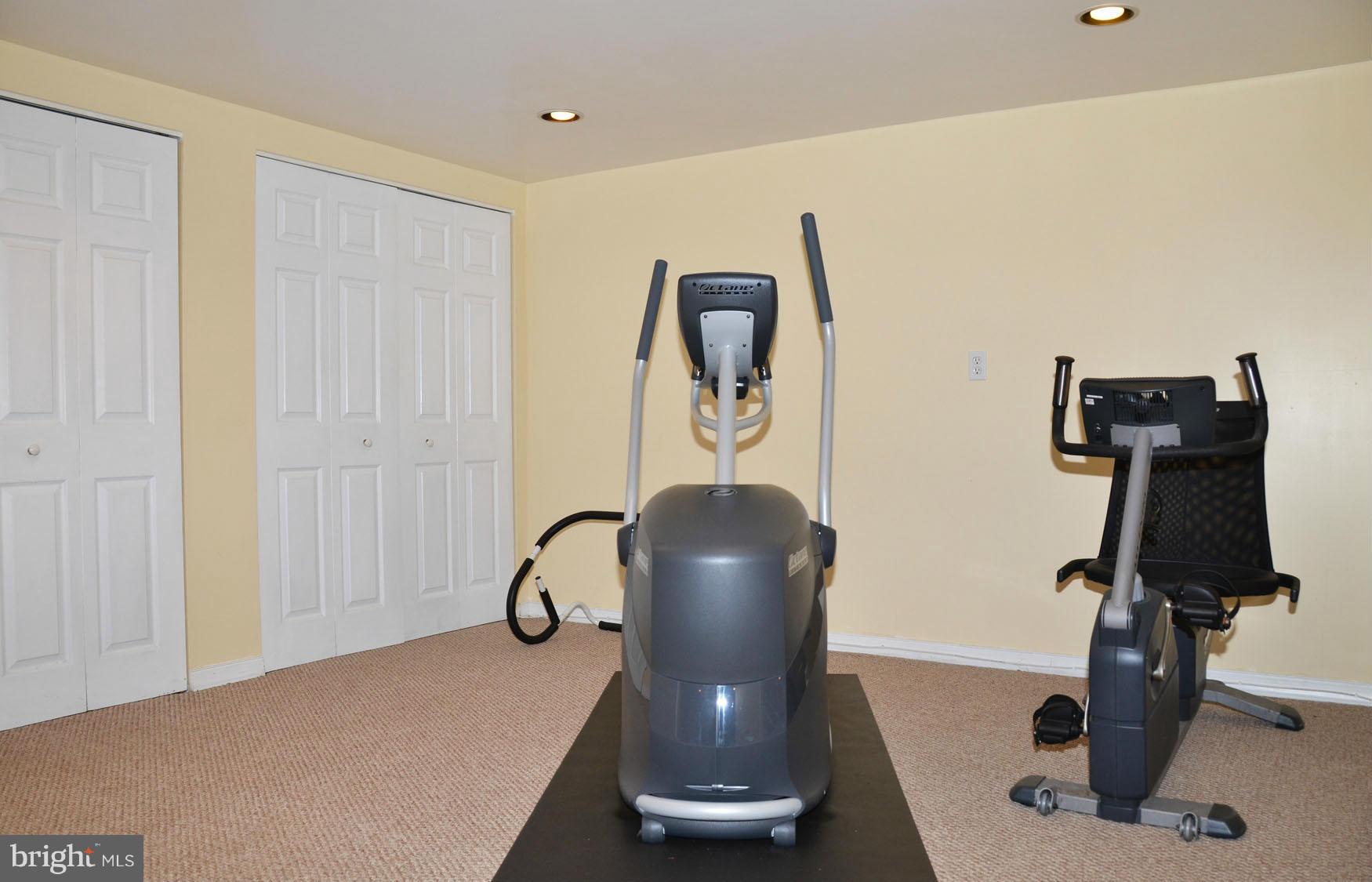 5605 Chesterbrook Road Bethesda, MD 20816 - Photo 24 of 30 Interior (General)
