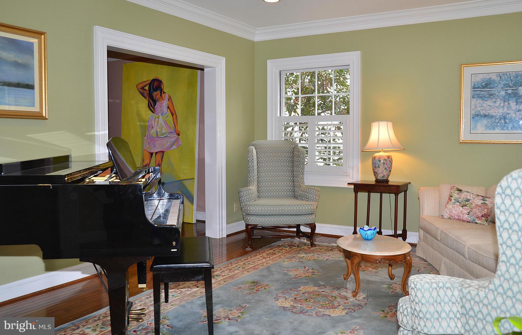 5605 Chesterbrook Road Bethesda, MD 20816 - Photo 4 of 30 Living Room