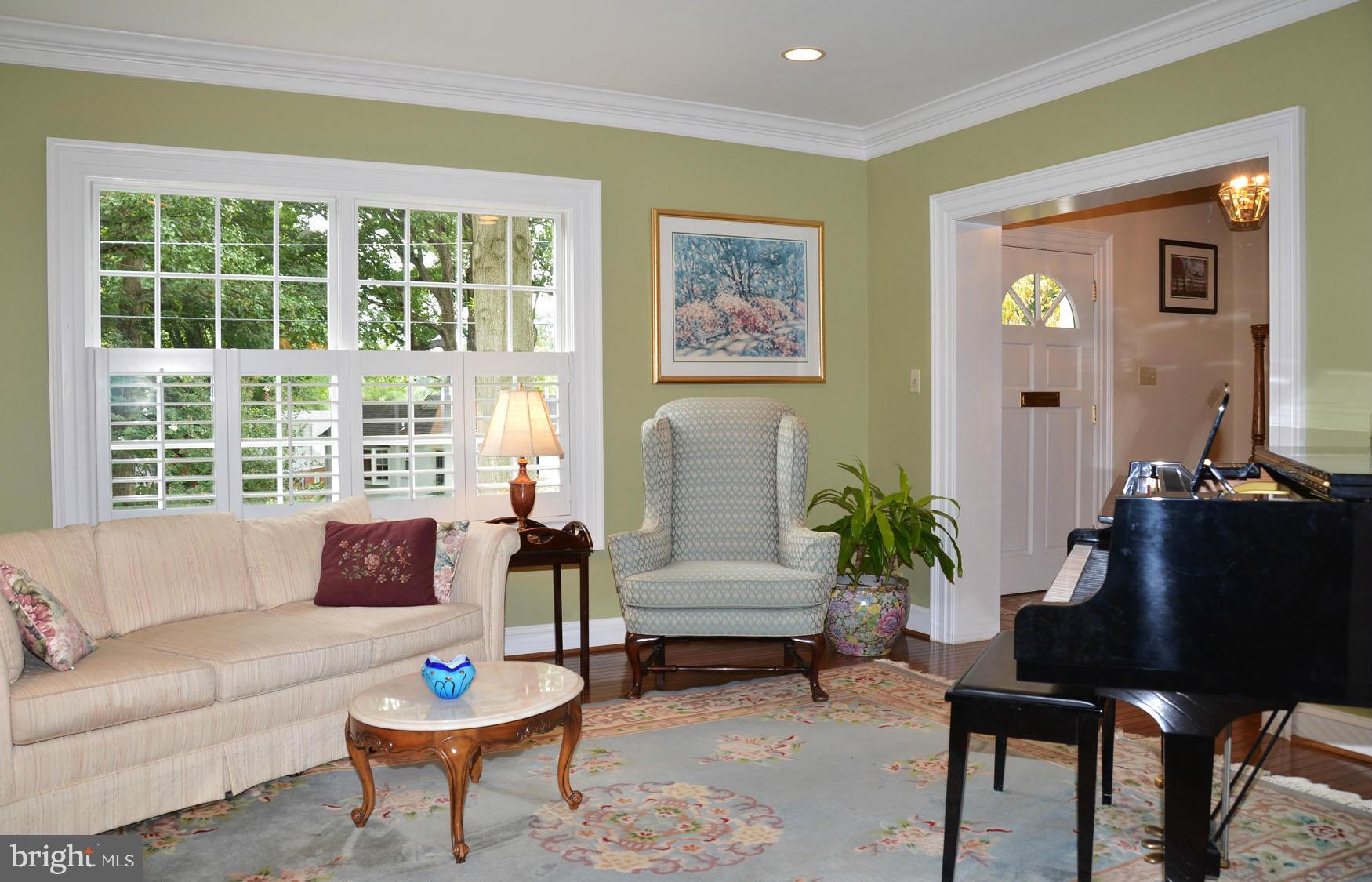5605 Chesterbrook Road Bethesda, MD 20816 - Photo 5 of 30 Living Room