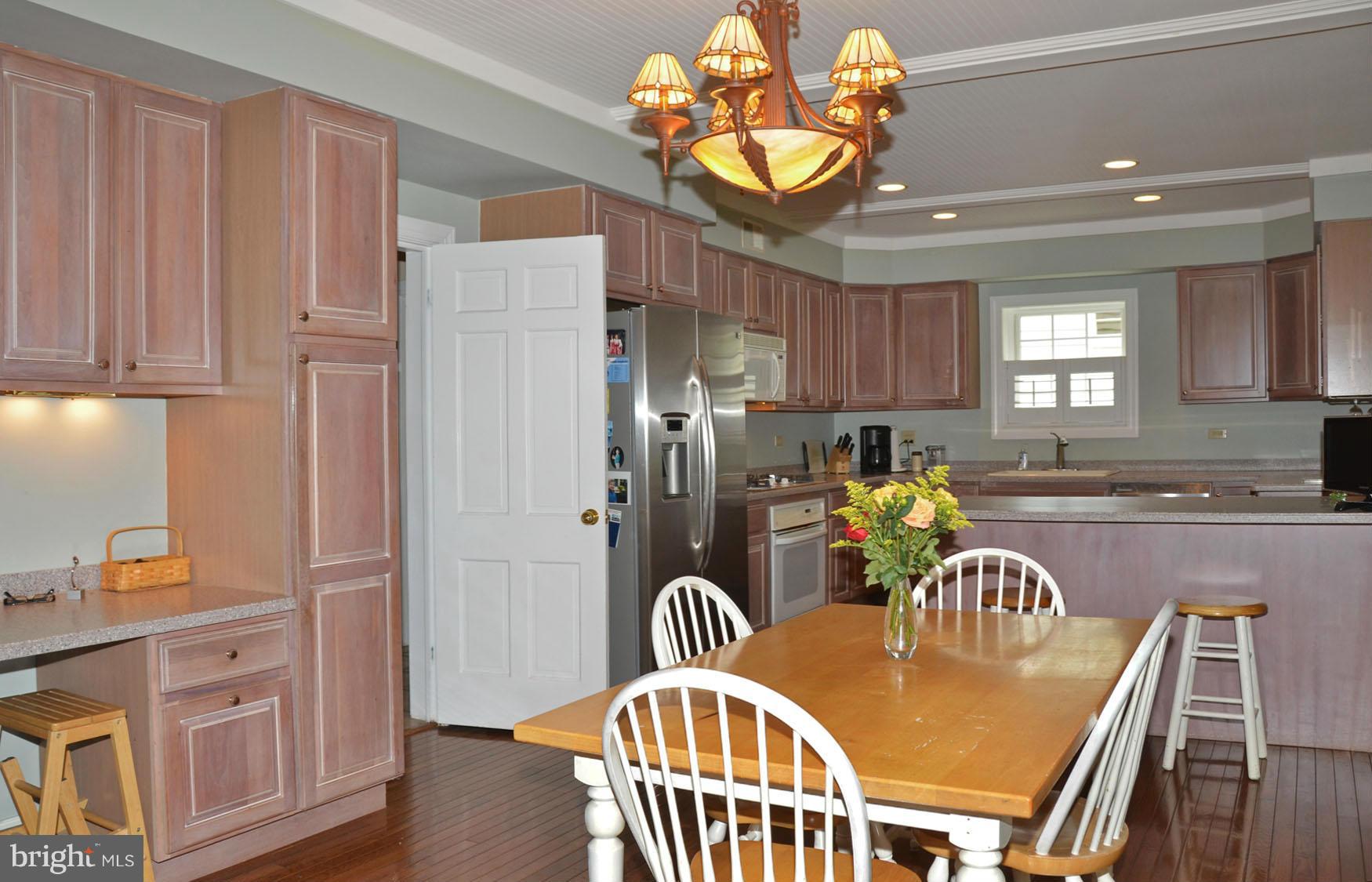 5605 Chesterbrook Road Bethesda, MD 20816 - Photo 9 of 30 Kitchen