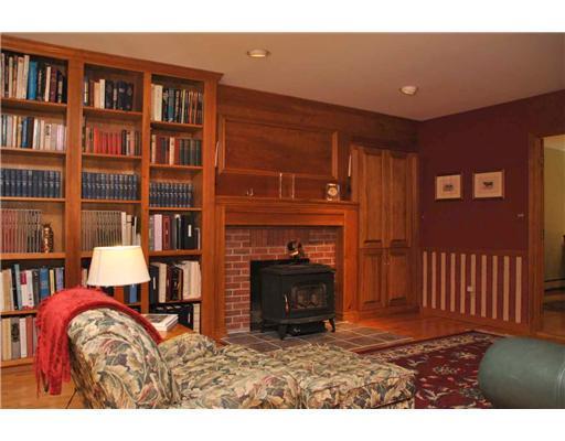 36 Todd Brook Road Freeport, ME 04032 - Photo 7 of 25 Den/Family/Great Room.