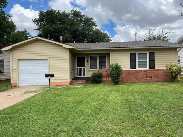 $1,595 | 4050 Russell Avenue, Abilene, TX 79605
