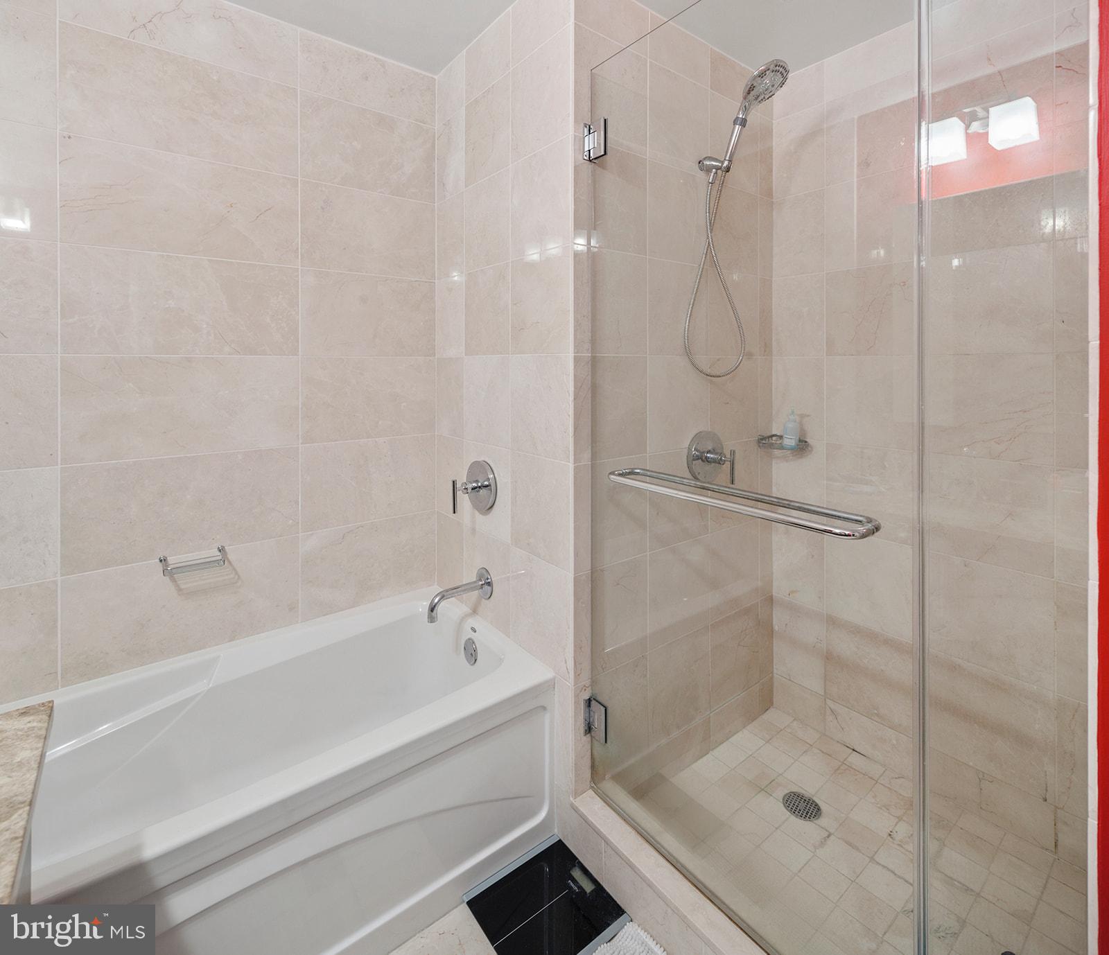 1425 Locust Street, Unit 5C Philadelphia, PA 19102 - Photo 16 of 27 Ensuite Bath