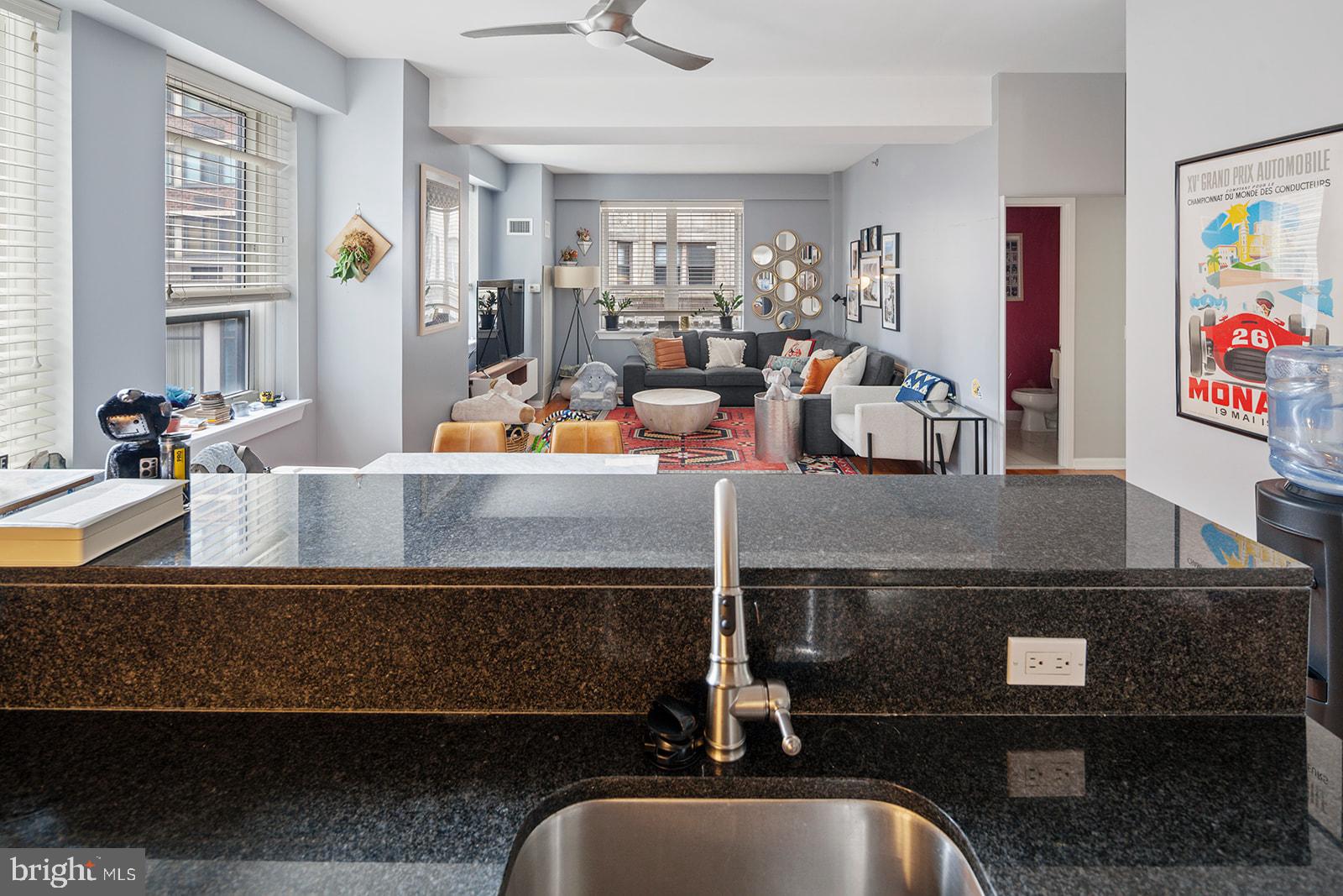 1425 Locust Street, Unit 5C Philadelphia, PA 19102 - Photo 6 of 27 Breakfast bar