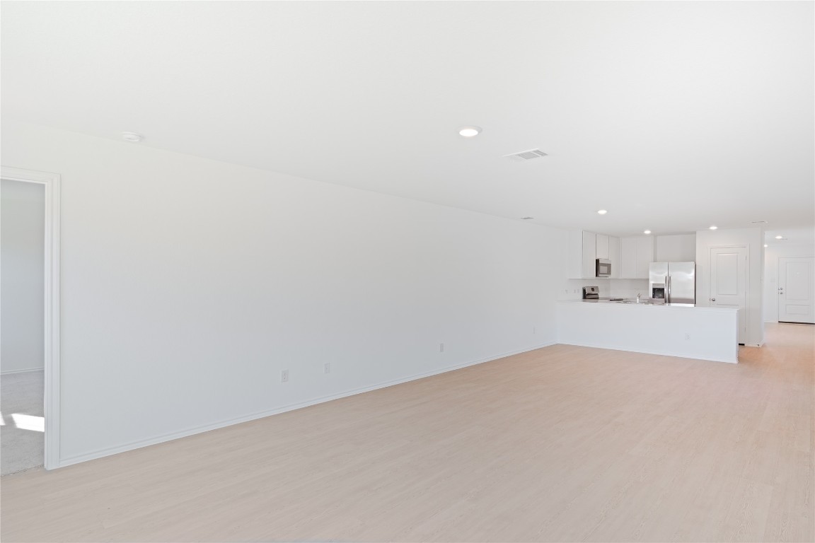 241 Kings Row Lane Jarrell, TX 76537 - Photo 5 of 27