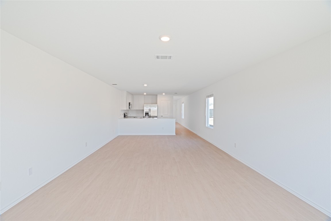 241 Kings Row Lane Jarrell, TX 76537 - Photo 6 of 27