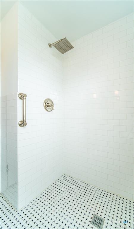 506 Lighthouse Road New Haven, CT 06512 - Photo 5 of 18