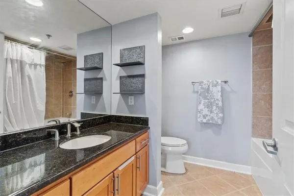 $195,000 | 600 Admiral Boulevard, Unit 904, Kansas City, MO 64106