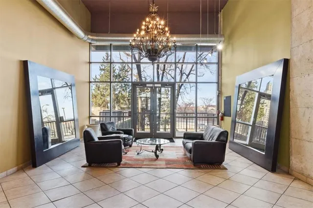 $195,000 | 600 Admiral Boulevard, Unit 904, Kansas City, MO 64106