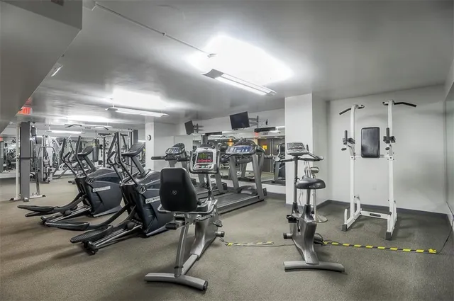 $195,000 | 600 Admiral Boulevard, Unit 904, Kansas City, MO 64106